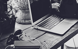 aoa体育体育官网入口-利物浦中场大将伤愈复出，战曼联阵容稳固