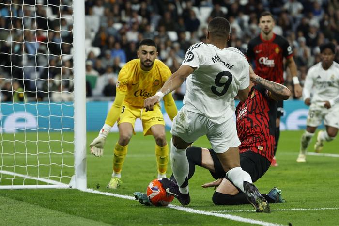 aoa体育体育中国官网-包含欧洲联赛打响，皇马遇危机，马刺横扫的词条