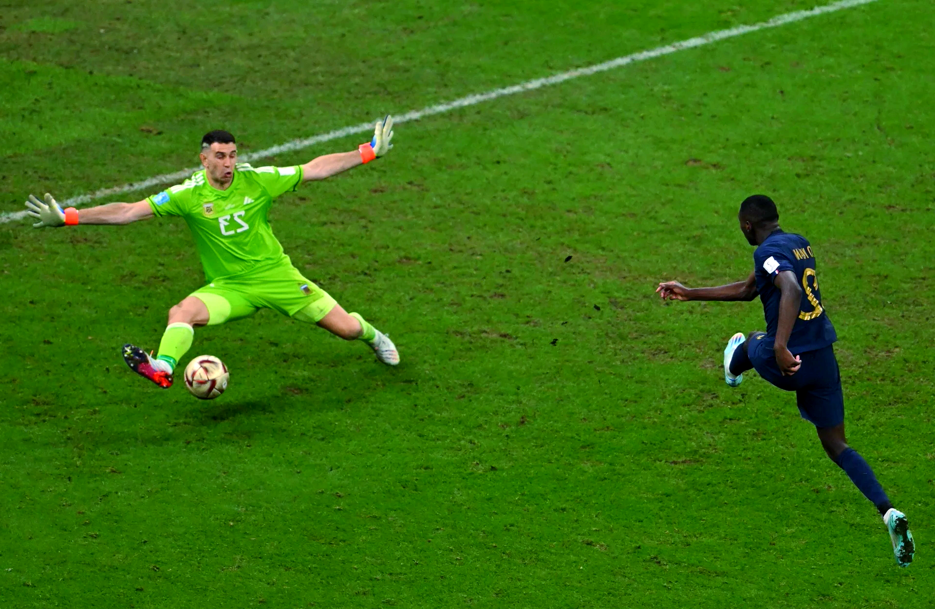 aoa体育体育网页版登录入口-阿根廷集体发威取得历史性胜利(峰会决定增加阿根廷埃及六国为成员国)