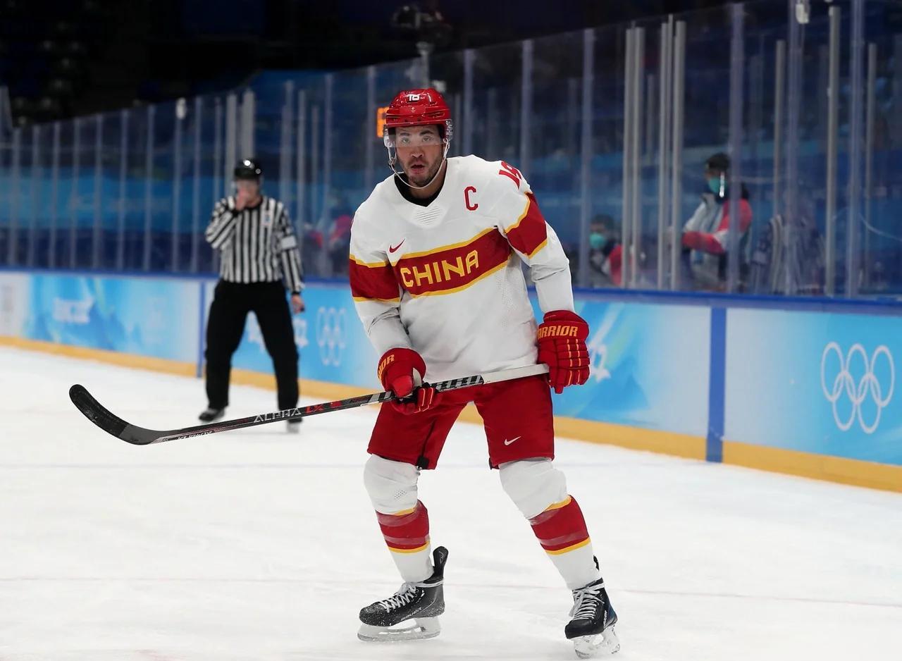 冰球选手投身篮球,速度与力量并存 冰球选手投身篮球,速度与力量并存