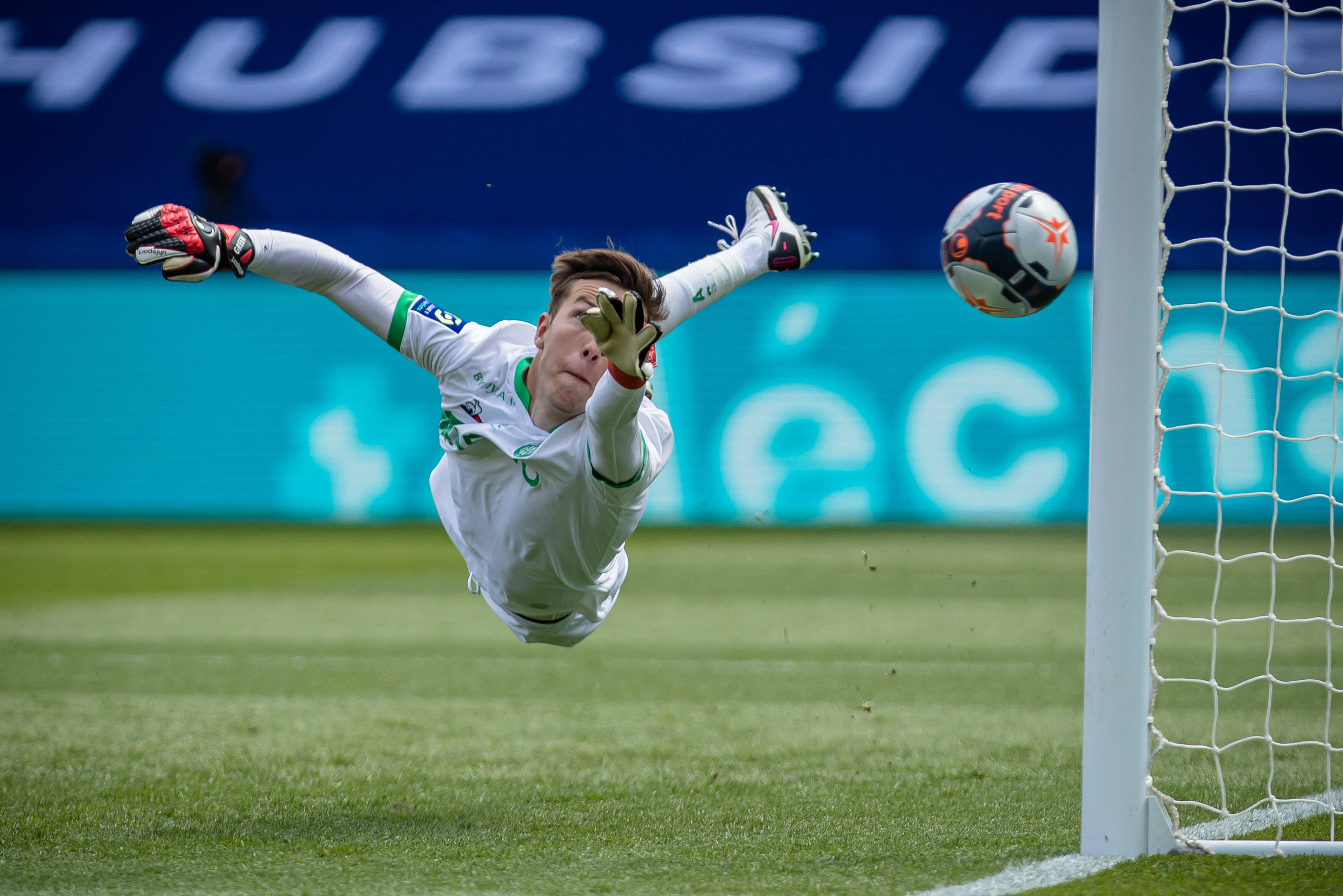 尼斯客场逼平卡昂，保持不败纪录的简单介绍