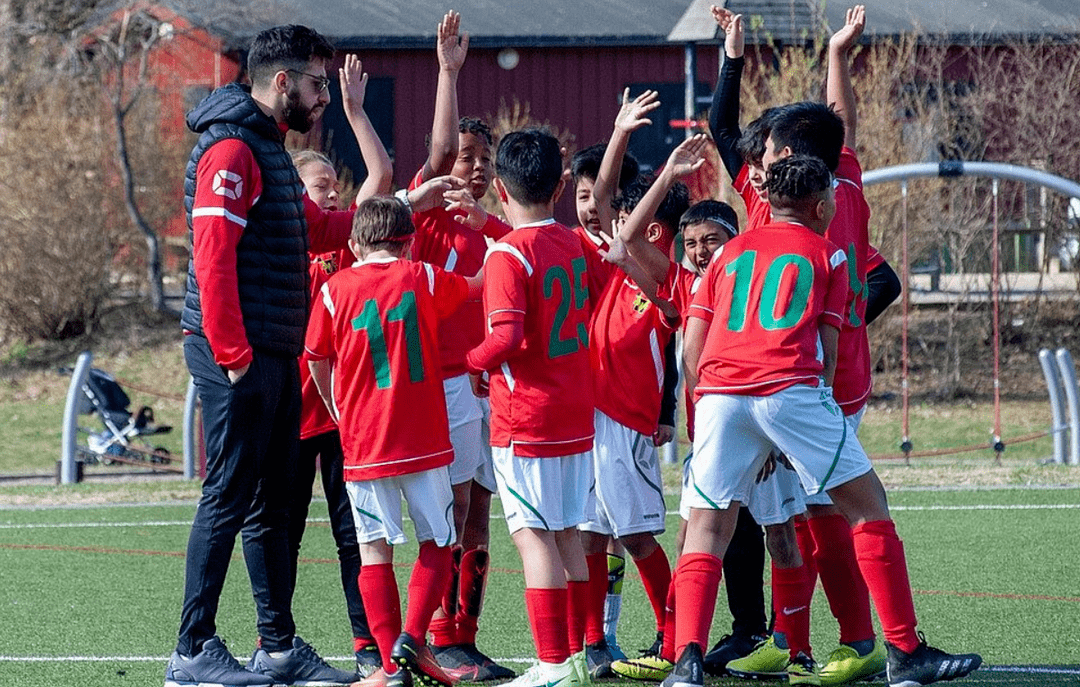 训练起早贪黑，只为击败对手在赛场的简单介绍