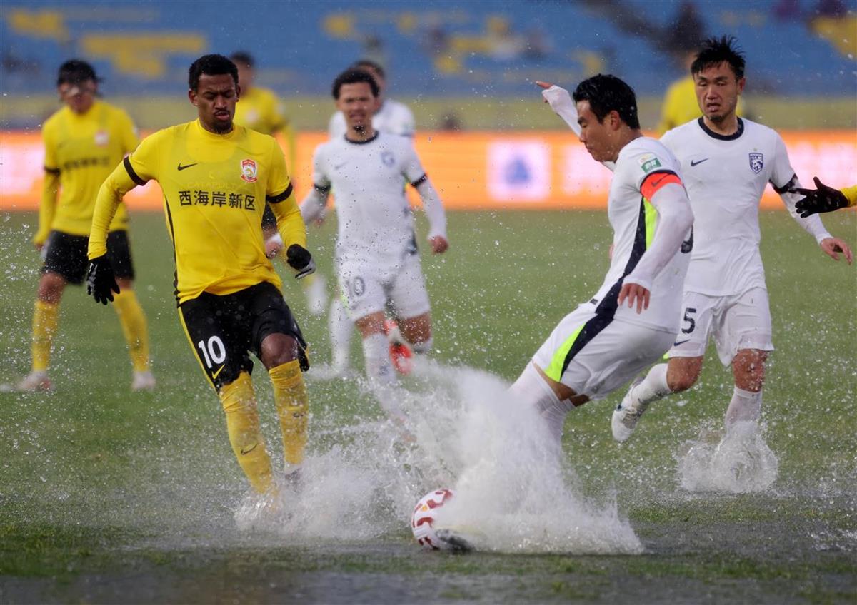 aoa体育体育链接-武汉遭遇两连败，保级形势岌岌可危的简单介绍