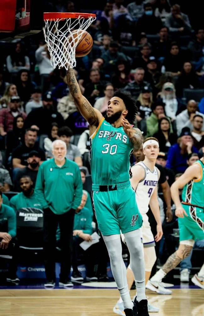 包含新秀崭露头角!快速崛起球队赢得关注的词条 包含新秀崭露头角!快速崛起球队赢得关注的词条