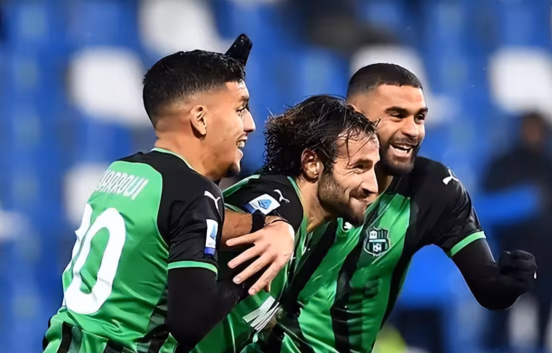 AC米兰大获全胜,势不可挡登顶积分榜的简单介绍 AC米兰大获全胜,势不可挡登顶积分榜的简单介绍