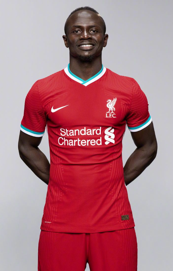 包含塞内加尔足球运动员战胜对手再获头筹的词条