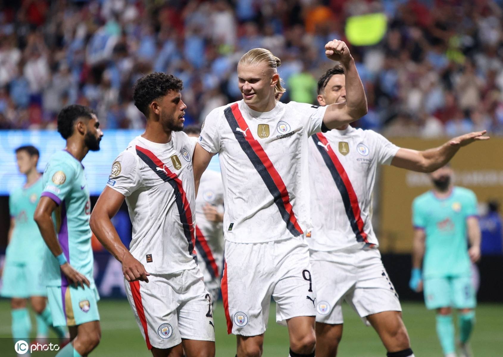 阿曼球队豪取六连胜,迅速冲上积分榜第一 阿曼球队豪取六连胜,迅速冲上积分榜第一