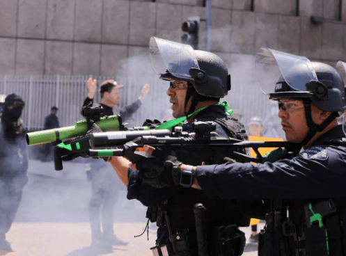 包含西布朗连续不胜，降级之路愈发坎坷的词条