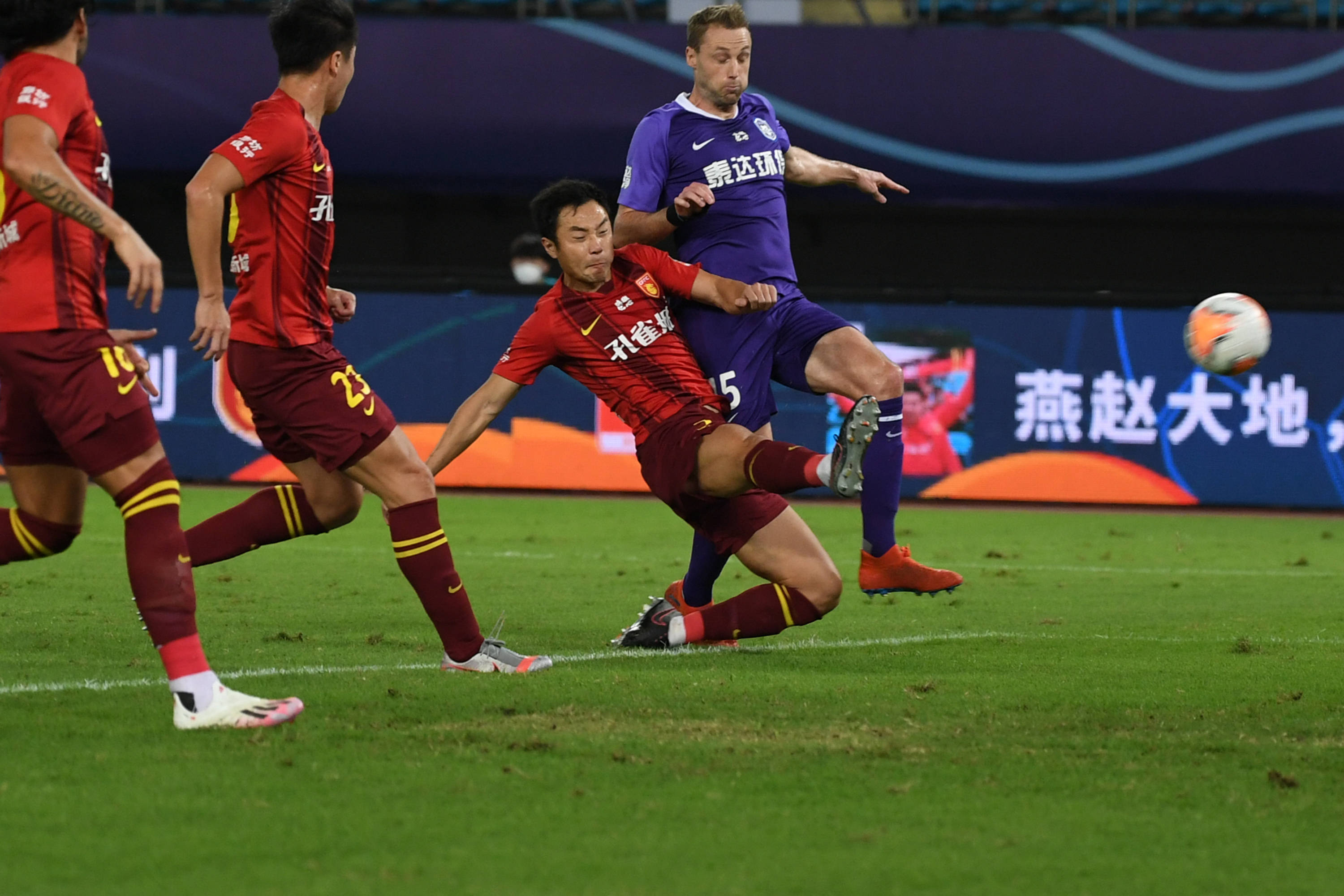 关于河北华夏幸福不敌天津泰达，遭遇失利的信息