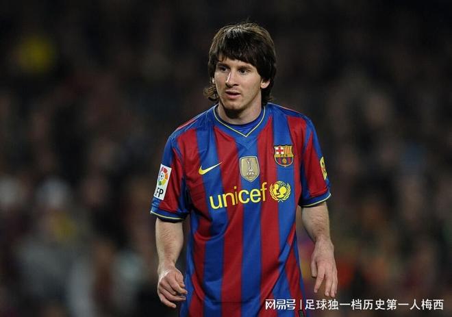 巴萨主场大胜，梅西贡献帽子戏法领衔，压哨哥伦比亚国脚绝杀助球队夺3分的简单介绍