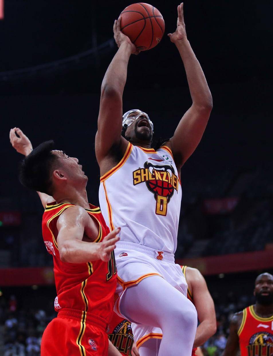 莱利率领北爱尔兰队，备战国际赛大战