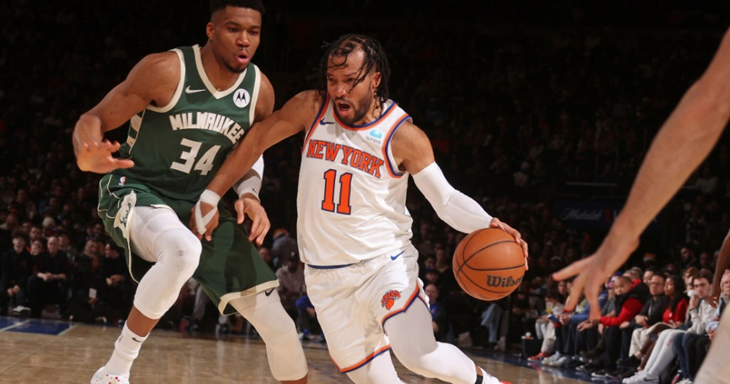 雄鹿主场击败尼克斯，米德尔顿上演绝杀