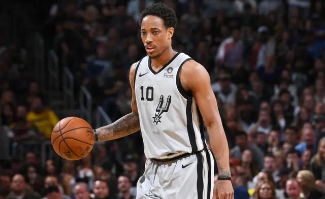 包含猛龙惜败马刺，德罗赞独揽25分的词条