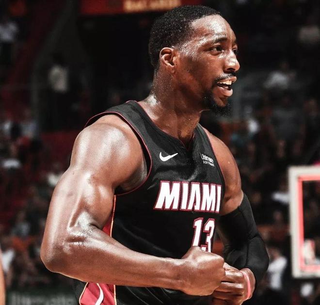 aoa体育体育app-山猫险胜热火，豪取六连胜的简单介绍