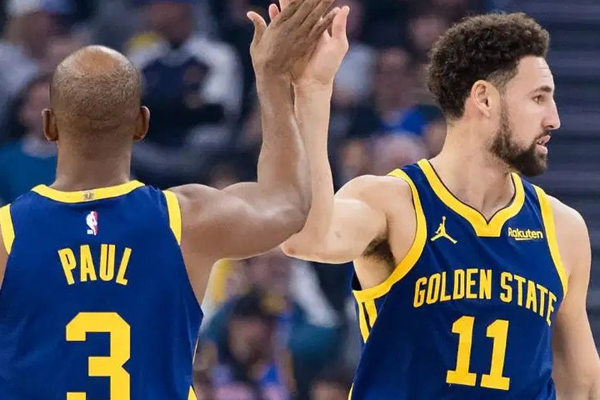 保罗在勇士队对阵湖人队比赛中表现抢眼