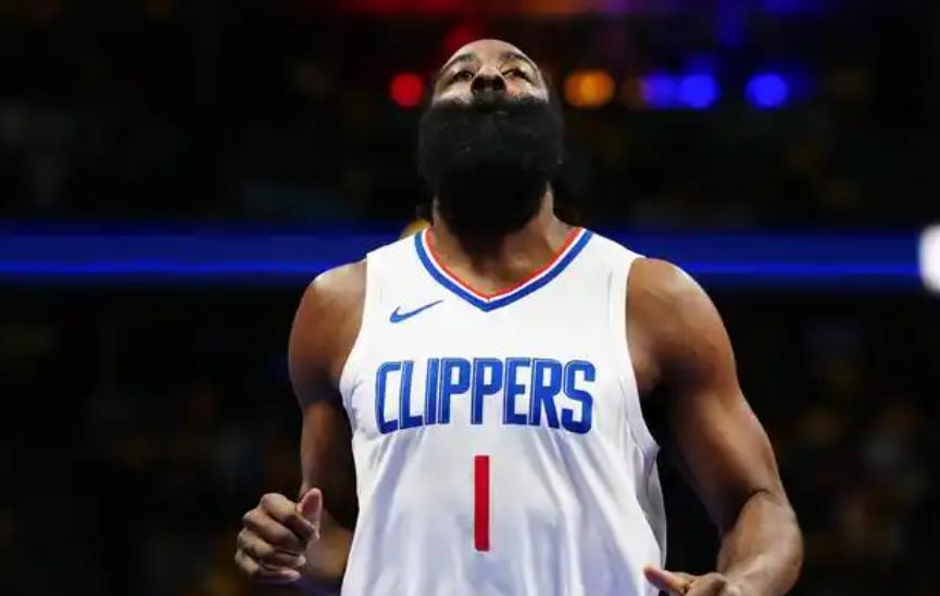 关于快船全队遭遇伤病危机，连续人倒下的信息