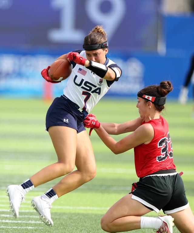 美国女子篮球队轻松战胜对手