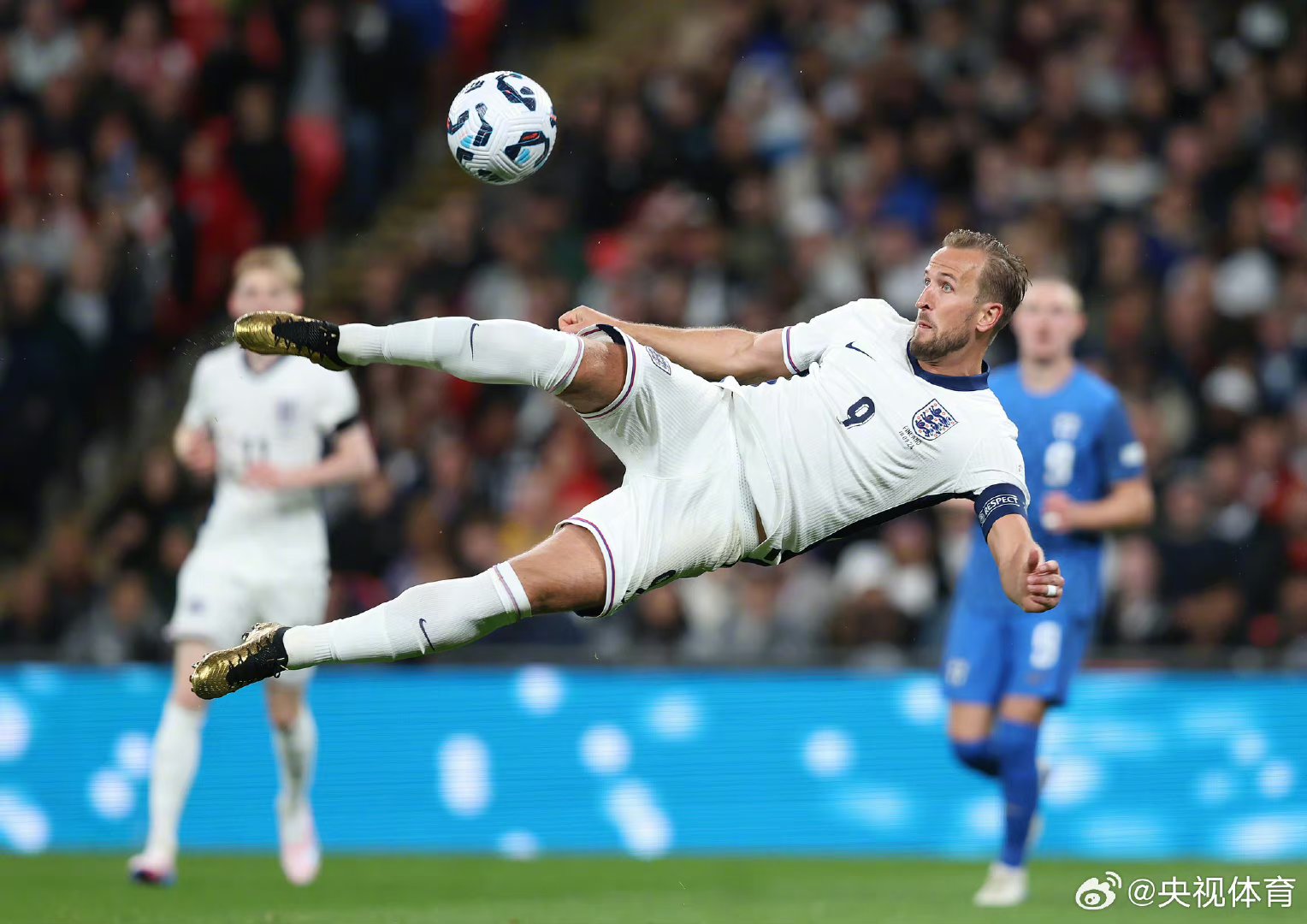 英格兰球队晋级半决赛，表现亮眼